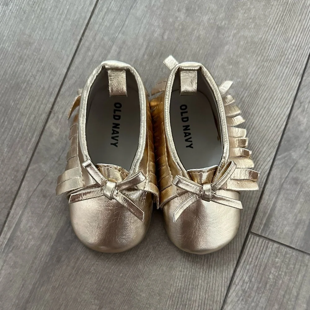 old navy gold moccasin booties baby girl 6-12 months